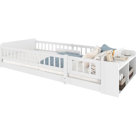 Letto bambino 90 x 200 cm in pino bianco con vano portaoggetti aperto e sponda apribile HOMVRA (1/5)