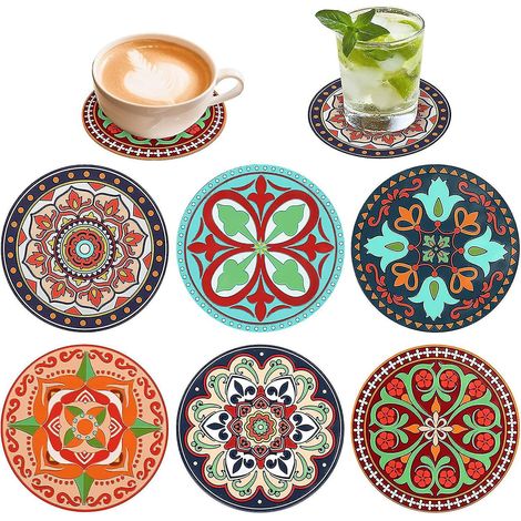 Set aus 9 cm großen Silikonuntersetzern mit rutschfester 3D-Textur für Kaffee- oder Teetassen. Dekorative Untersetzer im Retro-Stil. (1/5)