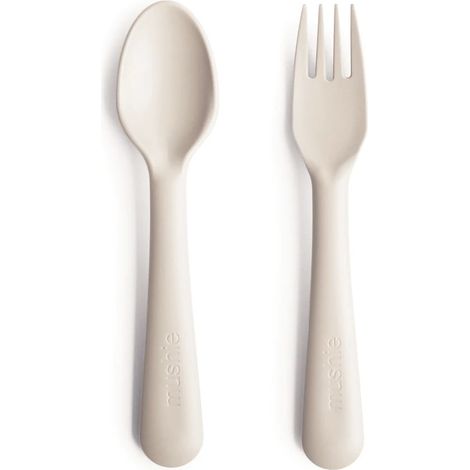 Posate in avorio per l'alimentazione dei funghi