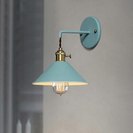 Applique murale bleue Macaron avec interrupteur, culot E26 Edison en cuivre et corps peint en dépoli, idéale pour une table de chevet, une salle de bain, un meuble ou une armoire.