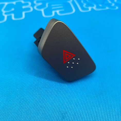 25290-2FL0A is a hazard light switch, hazard flasher switch, and emergency light switch suitable for Venucia T70 and T70X models. (1/4)