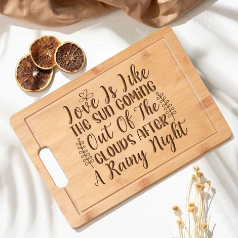 Planche bambou inscription amour – Message doux gravé, cadeau Saint-Valentin (1/5)