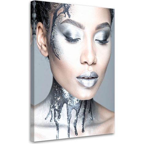 Quadro su tela, Ritratto di una donna con trucco argentato e labbra metalliche lucide. - 40x60 (1/2)