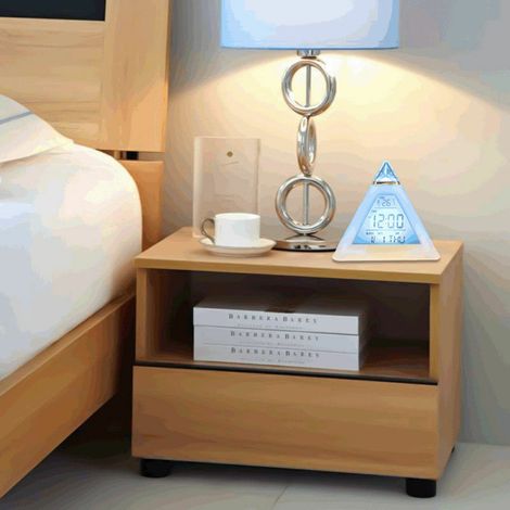Elektrischer LED-Digitalwecker mit Farbwechsel, batteriebetrieben, mit Kalender für das Kinderzimmer (1/5)