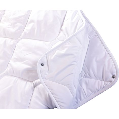 Ensemble : Couette double 4 saisons traditionnelle 200x220 + 2 oreillers 50x60 cm. (1/5)