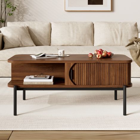 Table Basse Rectangulaire 100x45x43 cm, Rangement avec Portes Coulissantes Cannelées, Plateau MDF, Pieds Métal Noir, Noyer (1/5)
