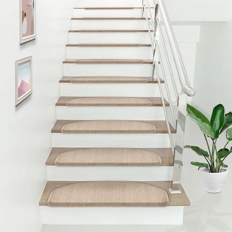Lot de 15 demi-marchettes d'escalier antidérapantes 65 x 24 cm, bords beiges, tapis adhésifs pour marches intérieures, protection robuste pour escaliers, set de 15 pièces [en.casa] (1/3)