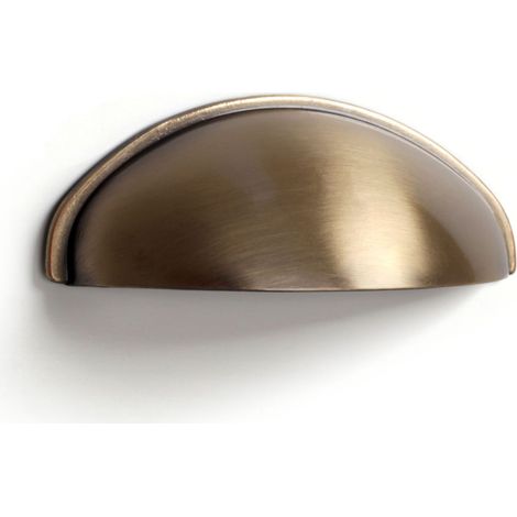 Concha de zamak con acabado cuero viejo, dimensiones:79x30x25mm y entrepuntos:64mm -