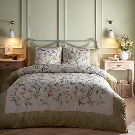 Housse de Couette Vert Sauge à Motif Floral et colibris King Size 230 x 220 cm Parure de lit Blanche avec imprimé Oiseaux et Fleurs 100% Satin de Coton Lit à Bords passepoilés (1/5)