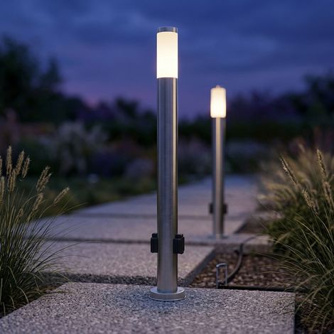 Set di 2 lampade da terra Distribuzione di potenza IP44 prese da esterno acciaio inox argento (1/5)