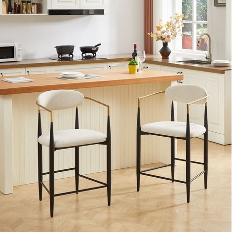 Lot de 2 tabourets de bar avec accoudoirs en tissu beige, structure métal noir et accents dorés, dossier et pieds réglables 1 cm pour îlot de cuisine FLORAGRACE (1/5)