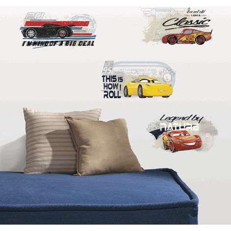 Stickers Disney Cars 3 - modèle Flash Mc Queen et ses amis (1/2)