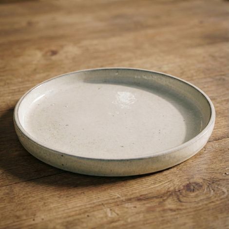 Soucoupe 16cm crème faite à la main en terre cuite émaillée