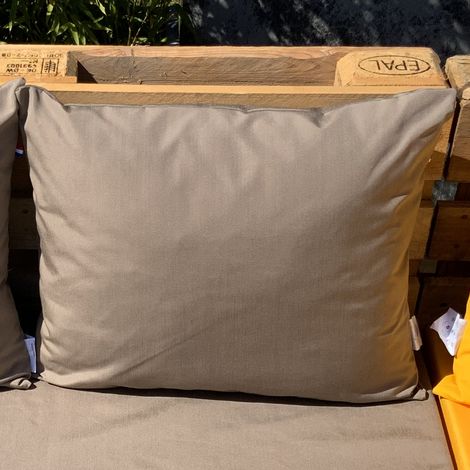 Homemaison – Housse de coussin extérieur taupe 60 x 50 cm – Tissu 100% polyester Teflon – Résistant aux UV – Lavable en machine à 40°C