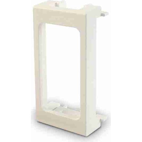 Adattatore BTICINO serie LEGRAND VELA di colore bianco