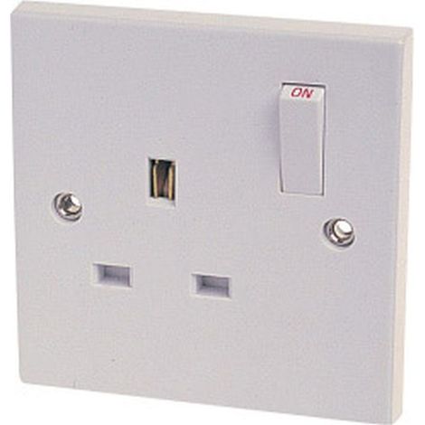 Dencon Switched Socket 1-Gang 13A - White Moulded Plastic