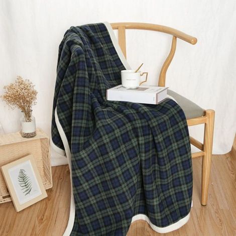 Couverture en laine d'agneau de qualité supérieure, douce et confortable, idéale pour la sieste. Douce et isolante, elle est (1/4)