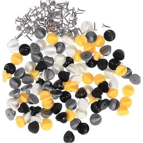 100 casquettes à badge