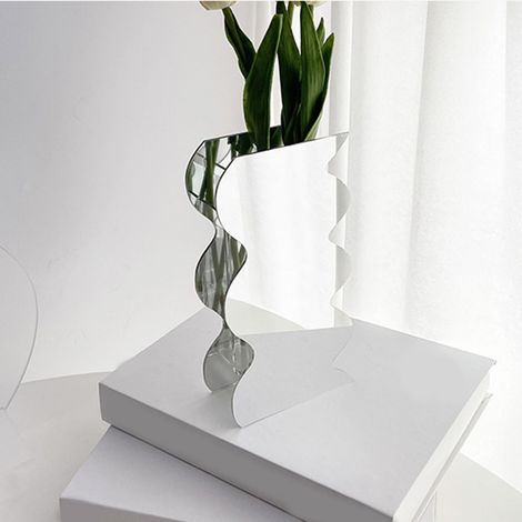Vase à fleurs moderne en acrylique décoratif, forme ondulée unique, idéal pour la chambre, le salon ou une table avec miroir. (1/5)