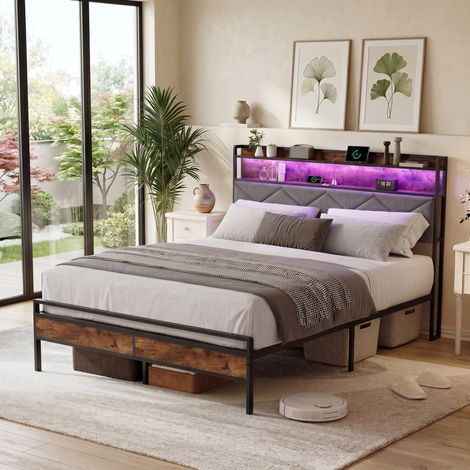 Letto adulto 140 x 200 cm con rete a doghe, stile industriale con illuminazione LED, presa USB-C, testiera imbottita e vani portaoggetti integrati, nero