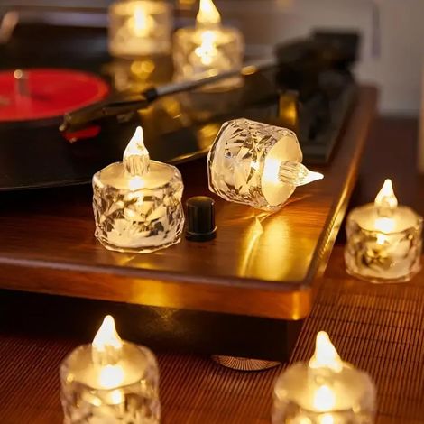Lot de 4 bougies chauffe plat LED réalistes et lumineuses à piles sans flamme, fausses bougies électriques en cristal pour Halloween, la Saint Valenti (1/5)
