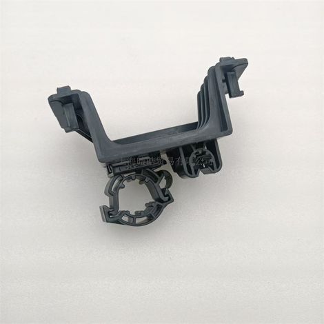 5Q0820769 is applicable to Audi, Volkswagen, Sagitar, Golf 7, Tiguan L, Touran L, and Lamando air conditioning pipe bracket clips. (1/4)