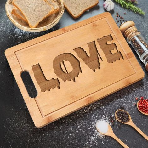Planche bambou "LOVE" douce – Cadeau personnalisé pour deux (1/5)