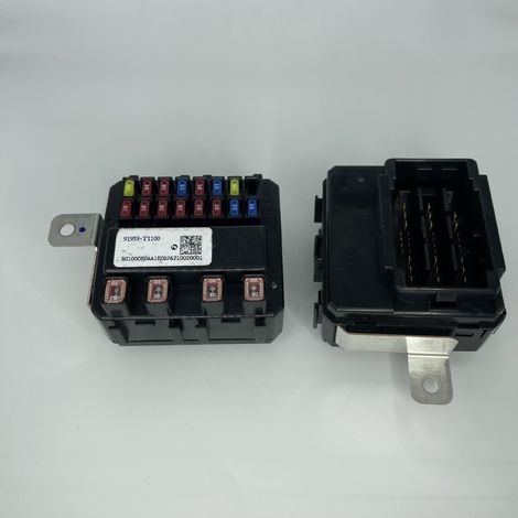 Hyundai Kia 91959-T1100 Fuse Box