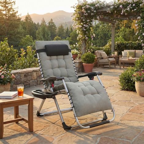 Songmics – Transat pliant en acier avec coussin amovible – Inclinaison réglable – Plateau amovible compartimenté – Tissu imperméable gris clair (1/5)