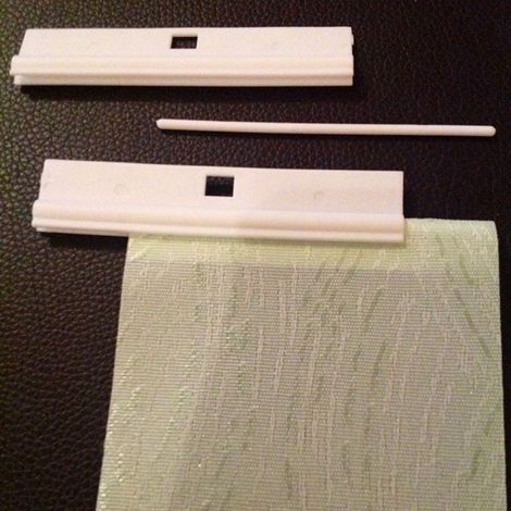 Spécialisée dans les accessoires pour stores verticaux, notamment les clips sans couture en PVC, les clips pour tissus de stores verticaux de 89 mm et les accessoires pour stores vénitiens verticaux.