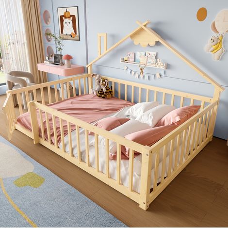 Cama infantil de madera de pino y MDF natural 140x190 cm con barandilla de seguridad y diseño de casita (1/5)
