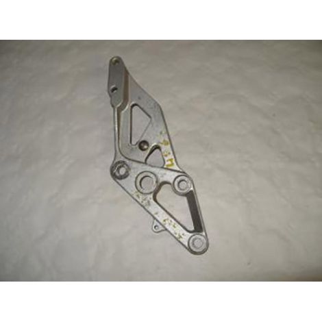 [PRODUIT D'OCCASION] Platine de repose pied pilote droit origine pour moto Suzuki 17E