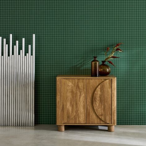 Sweeek – Buffet exotique 2 portes 80cm en bois de manguier – Design unique avec motifs lunaires – Ouverture par pression – Pieds en bois arrondis (1/5)