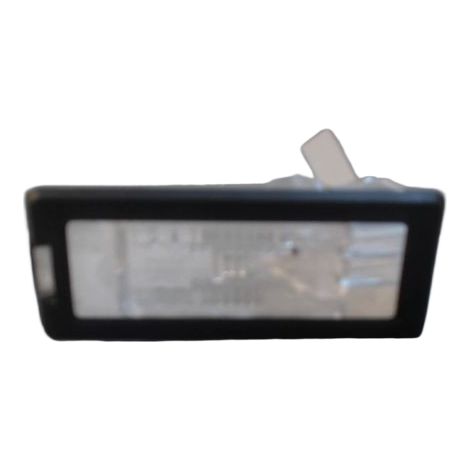 Eclaireur Plaque De Police Droit RENAULT Captur [PRODUIT D'OCCASION]♻️8200013577 (1/3)