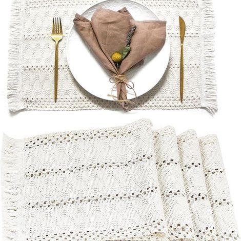 Un set di 4 tovagliette tessute a mano in cotone naturale, lino e paglia di riso, decorate con nappe, in stile rustico, adatte sia per la tavola che per la cucina. (1/5)