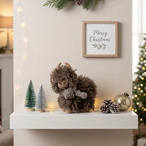 Standing Textured Festive Highland Cow (1/2)