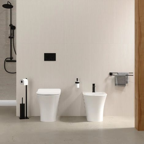 Sanitari filomuro in ceramica rimless wc e bidet Sofia (1/4)