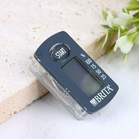Accessoires pour carafe filtrante BRITA : minuterie, couvercle et présentoir. (1/5)