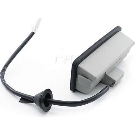 3M51-19B514-AC est un interrupteur d'ouverture de coffre pour les véhicules Ford Focus. (1/2)
