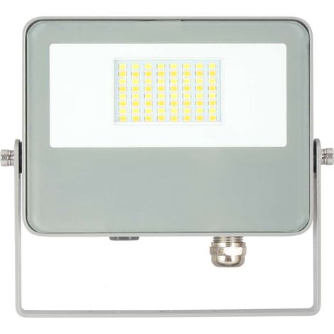 Projecteur LED extérieur Sky 30W avec technologie de commutation CCT 3000K/4000K/5000K, faisceau de 115°, finition argent mat - Beneito & Faure (1/5)