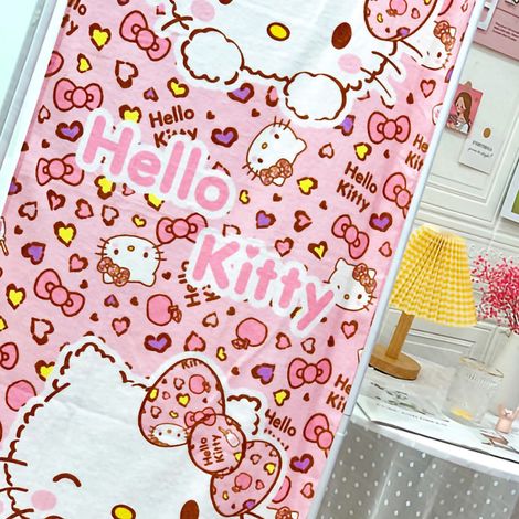 Serviette de bain enfant à motif léopard rose avec chat, douce et résistante aux couleurs, idéale pour la plage et les tout-petits (120 x 60 cm). (1/5)