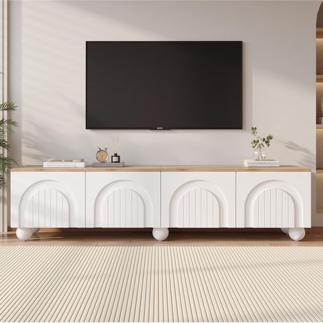 Meuble TV 180×40×45 cm, finition bois et blanc, 4 étagères de rangement, 6 pieds boule en métal. Meuble bas et commode TV polyvalent, adapté aux téléviseurs jusqu’à 80 pouces.