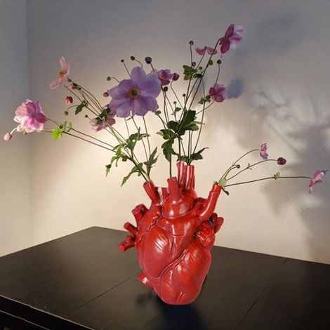 Vase en résine en forme de cœur - pot de fleurs original - décoration artistique pour la maison et le jardin - dimensions : 11,5 x 8 x 16,5 cm (1/4)