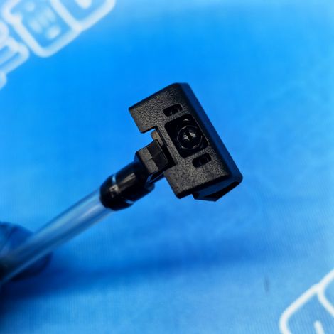 28932-2GH0A is suitable for Nissan Sunny N17Z windshield washer nozzles, wiper nozzles, and washer hoses. (1/4)