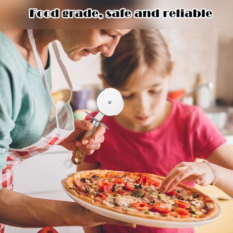 Pizzaschneider aus Edelstahl mit rutschfestem Holzgriff (1/3)