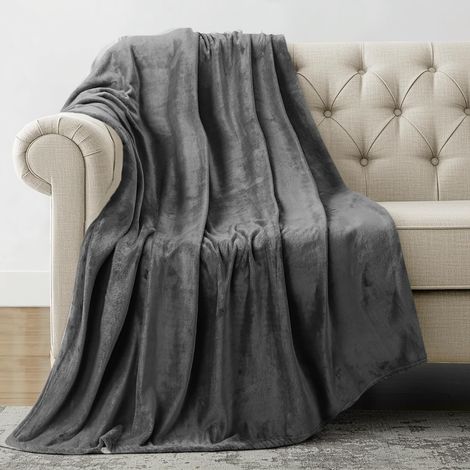 Couverture en flanelle, grise, luxueuse, antistatique, douce et moelleuse, en microfibre, idéale pour les canapés et les lits (120 x 200 cm) (1/4)