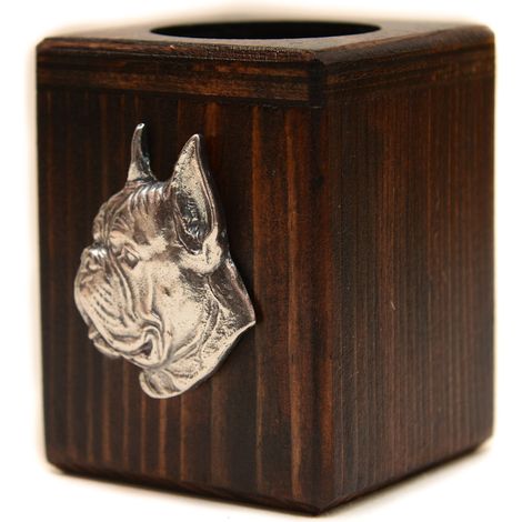 Boxer, Boxer II – un chandelier en bois orné d'un chien, un souvenir unique après la perte d'un animal de compagnie, réalisé artisanalement par Art-Dog. (1/5)
