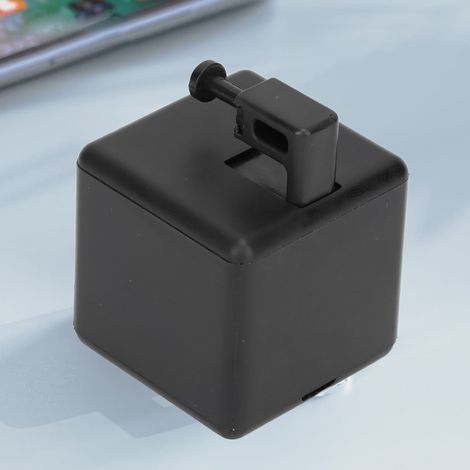 Der Graffiti Smart Switch wird über eine Bluetooth-App oder einen Timer gesteuert und ist mit Alexa und Google Home kompatibel. (1/5)