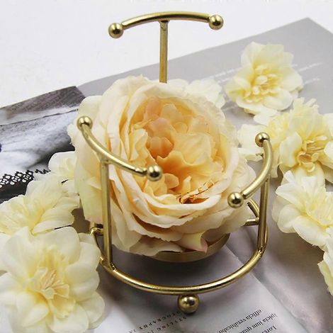 Bougeoirs en métal style vintage géométrique pour mariage et réception. (1/4)