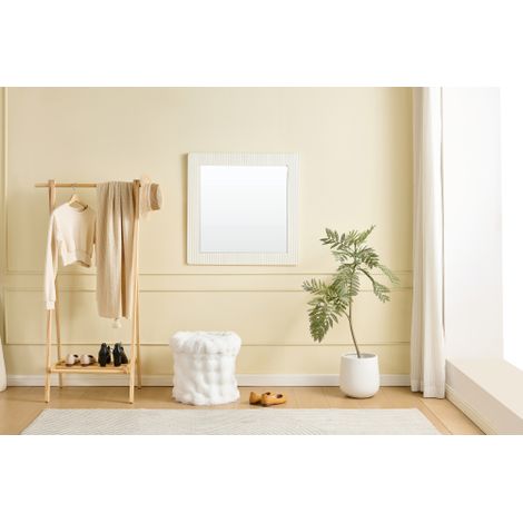 Commode moderne à 6 tiroirs — Meuble de rangement blanc avec poignées en alliage de zinc et pieds en acier — Unité de rangement en MDF, idéale pour la chambre, le salon ou l'entrée.